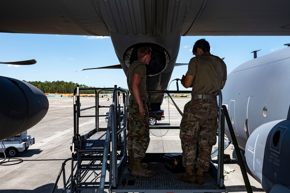 27th and 1st SOAMXS conduct a MC-130J Commando II aircraft engine inspection