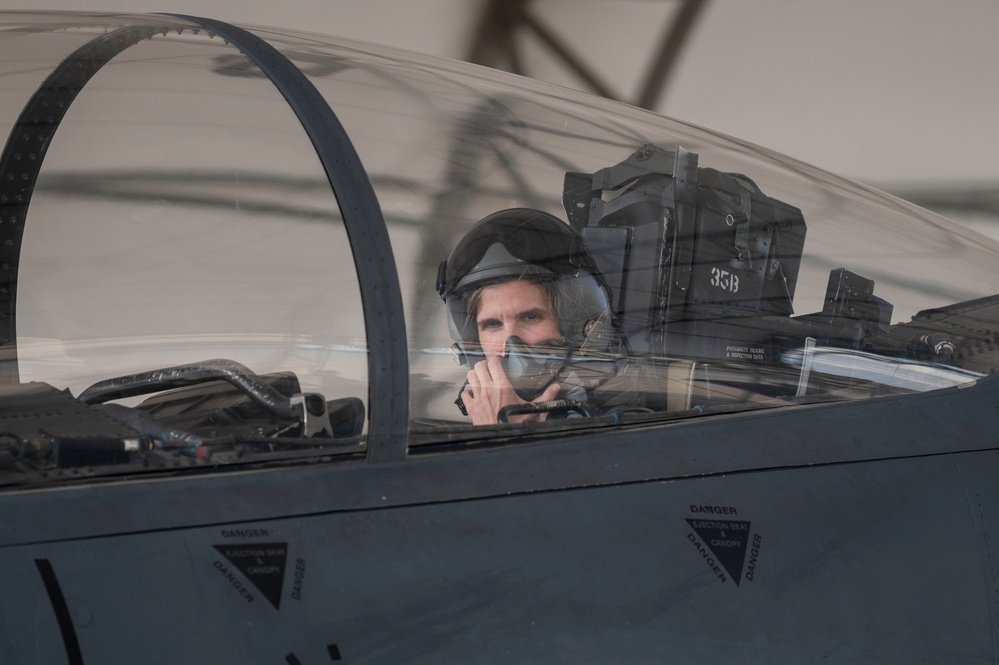 4th MXG commander's final flight