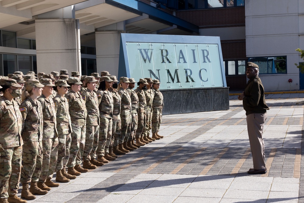 Army Surgeon General visits WRAIR