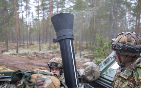 U.S. Army Soldiers conduct a mortar exercise during Exercise Arrow 22