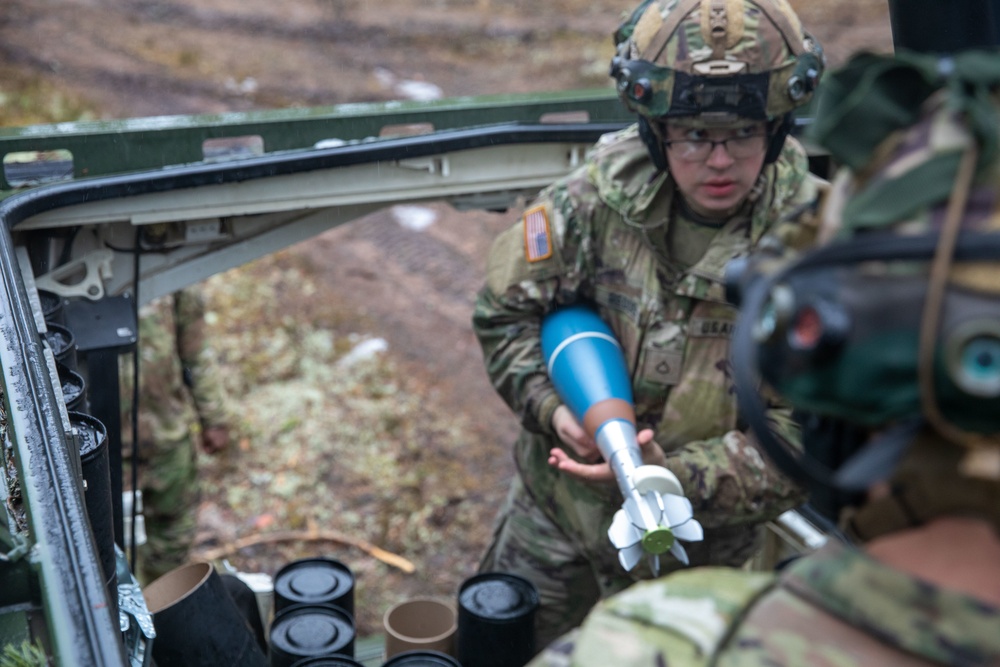 U.S. Army Soldiers conduct a mortar exercise during Exercise Arrow 22