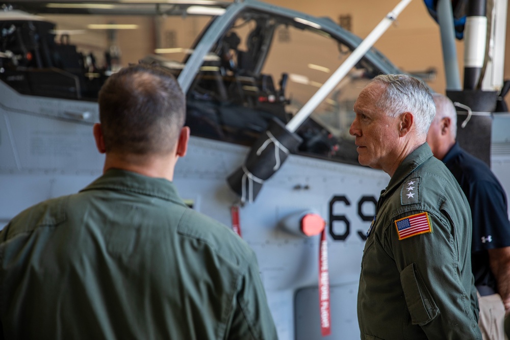 Vice Adm. Kenneth Whitesell visits Marine Aircraft Group 39