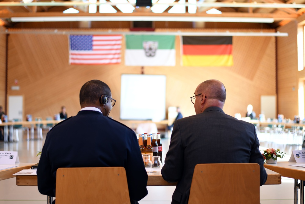 3rd AF, German community leaders stress cooperation in mayors’ forum