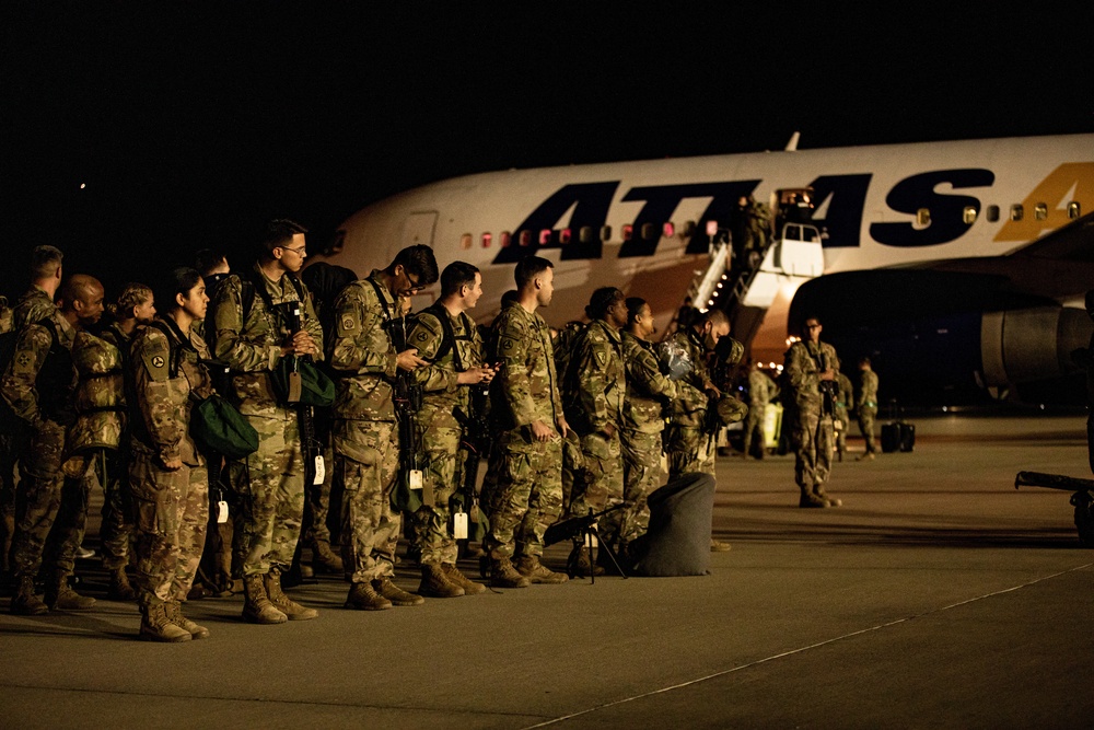 Welcome Home! Soldiers with 3rd ESC return from Kuwait