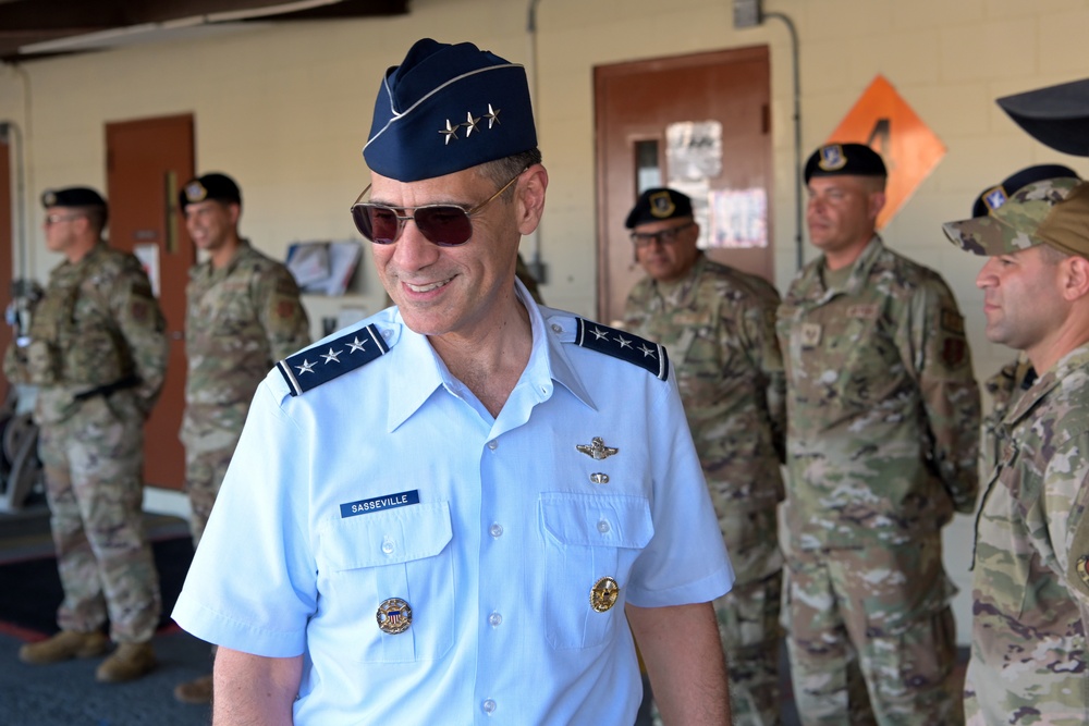 Lt. Gen. Sasseville visits the PRANG