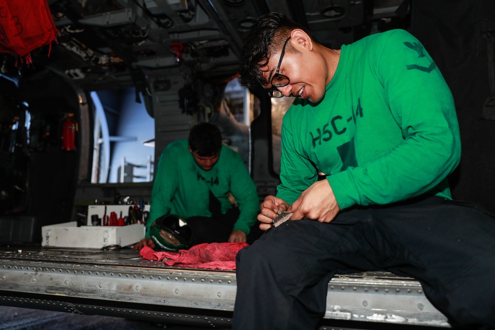 Abraham Lincoln Sailors conduct maintenance