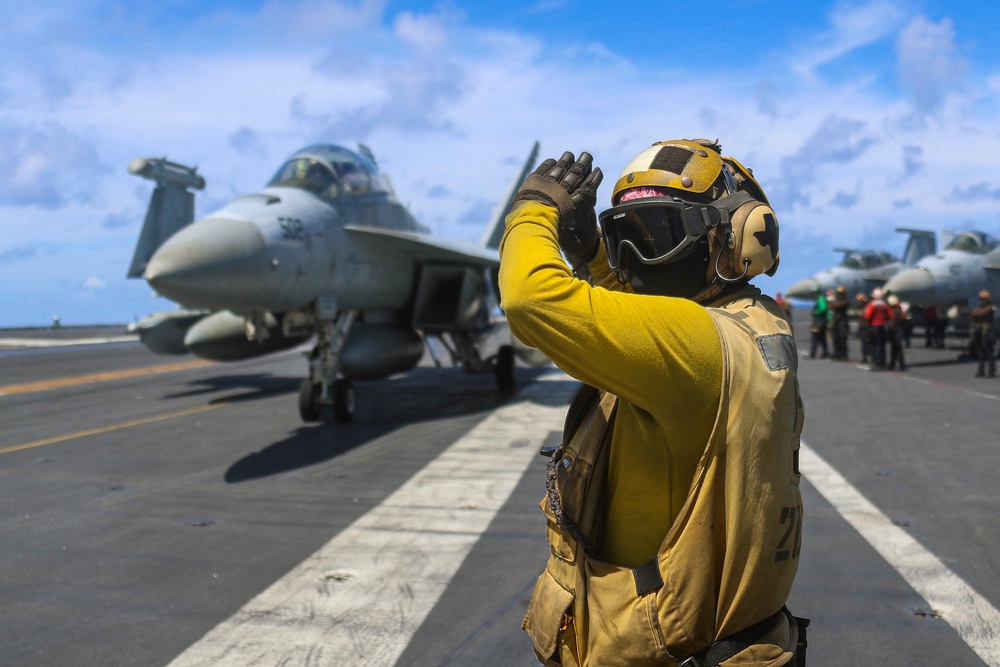 Abraham Lincoln conducts flight operations