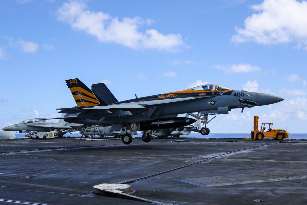 Abraham Lincoln conducts flight operations