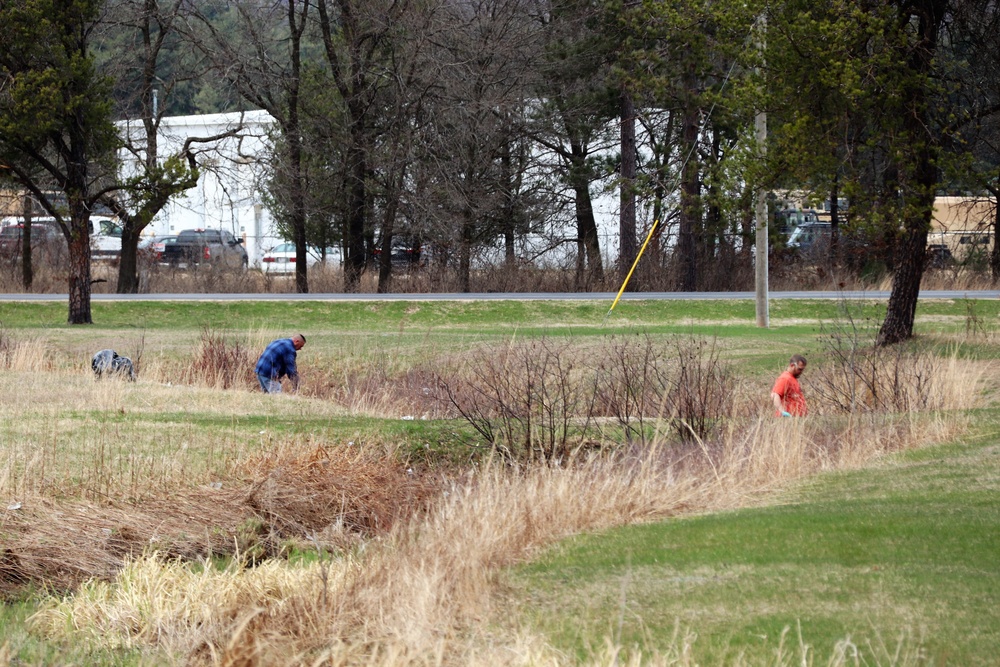 Dozens of Fort McCoy members help with Earth Day cleanup of cantonment area