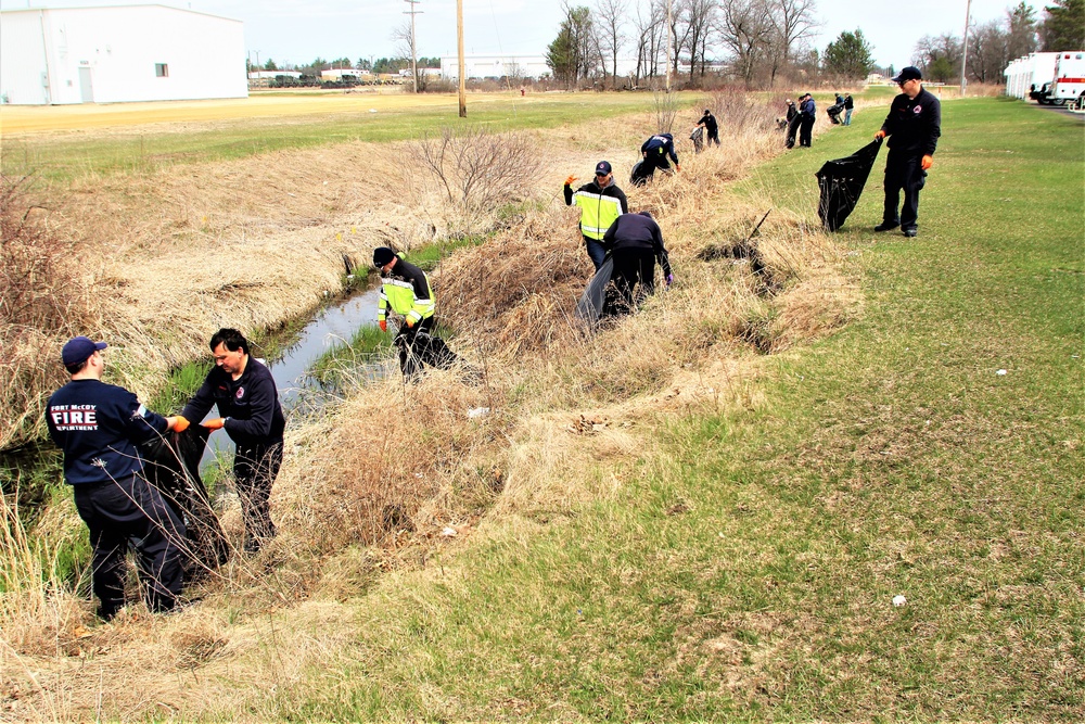 Dozens of Fort McCoy members help with Earth Day cleanup of cantonment area