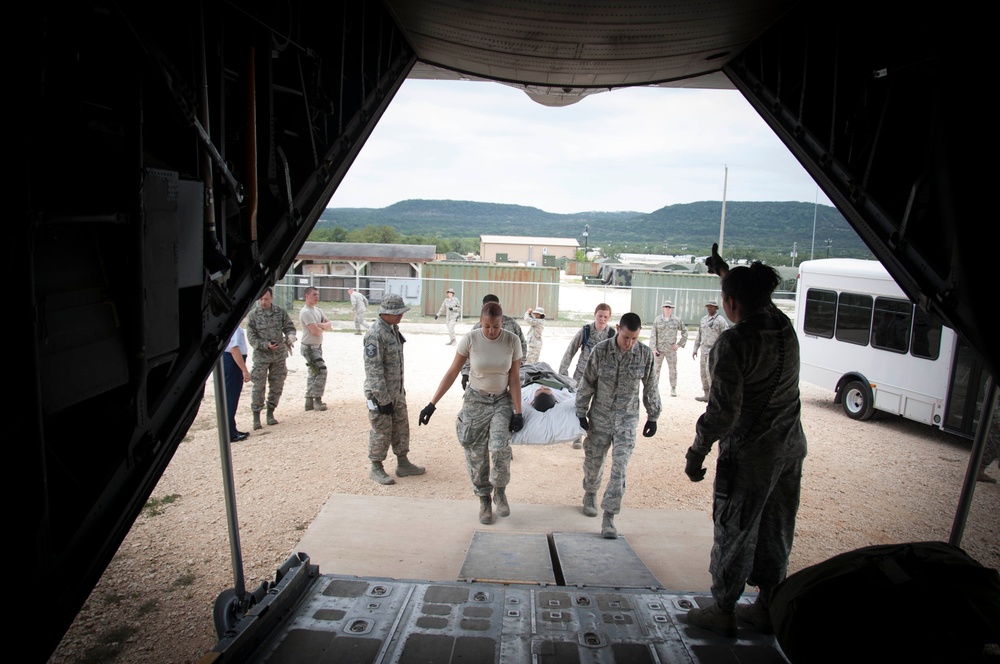 Wide Area Virtual Environment (WAVE) training,  Camp Bullis, Texas,  medical teams, battlefield and natural disaster scenarios