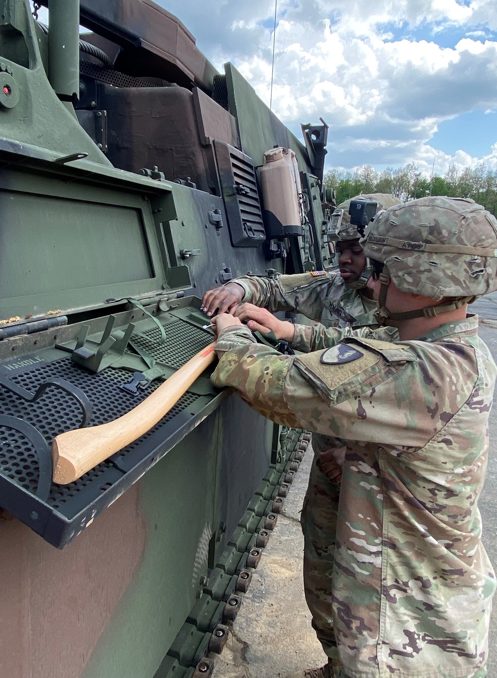 405th AFSB issues APS-2 to US-based engineers in Slovakia for DEFENDER-Europe 22