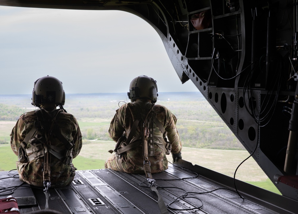 U.S. Army Soldiers Participate in Helicopter Operations During Guardian Response 22