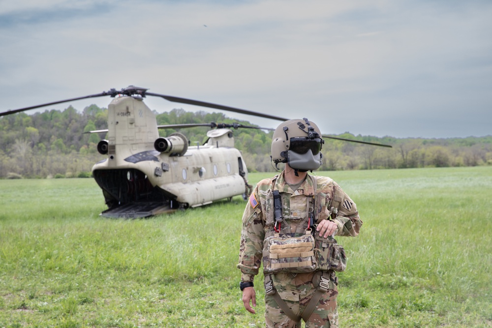 U.S. Army Soldiers Participate in Helicopter Operations During Guardian Response 22