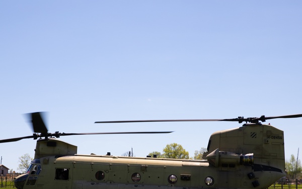 U.S. Army Soldiers Participate in Helicopter Operations During Guardian Response 22