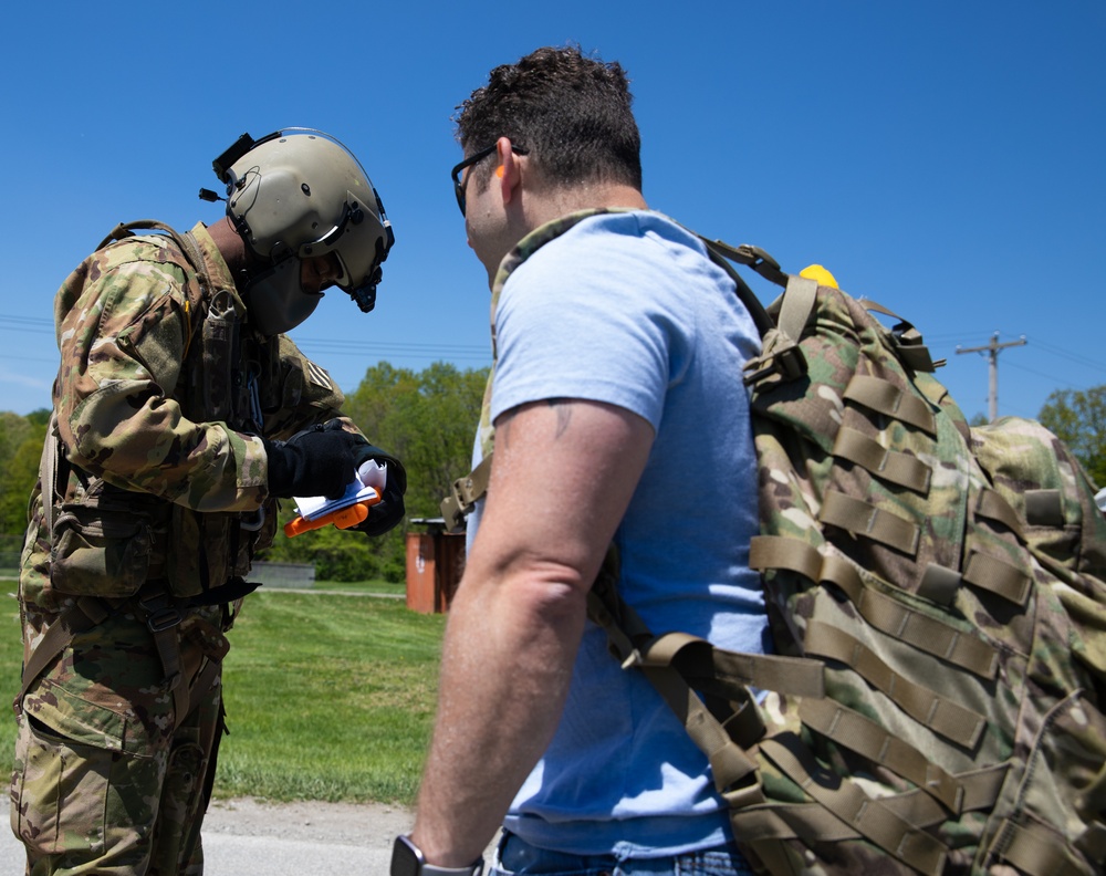 U.S. Army Soldiers Participate in Helicopter Operations During Guardian Response 22