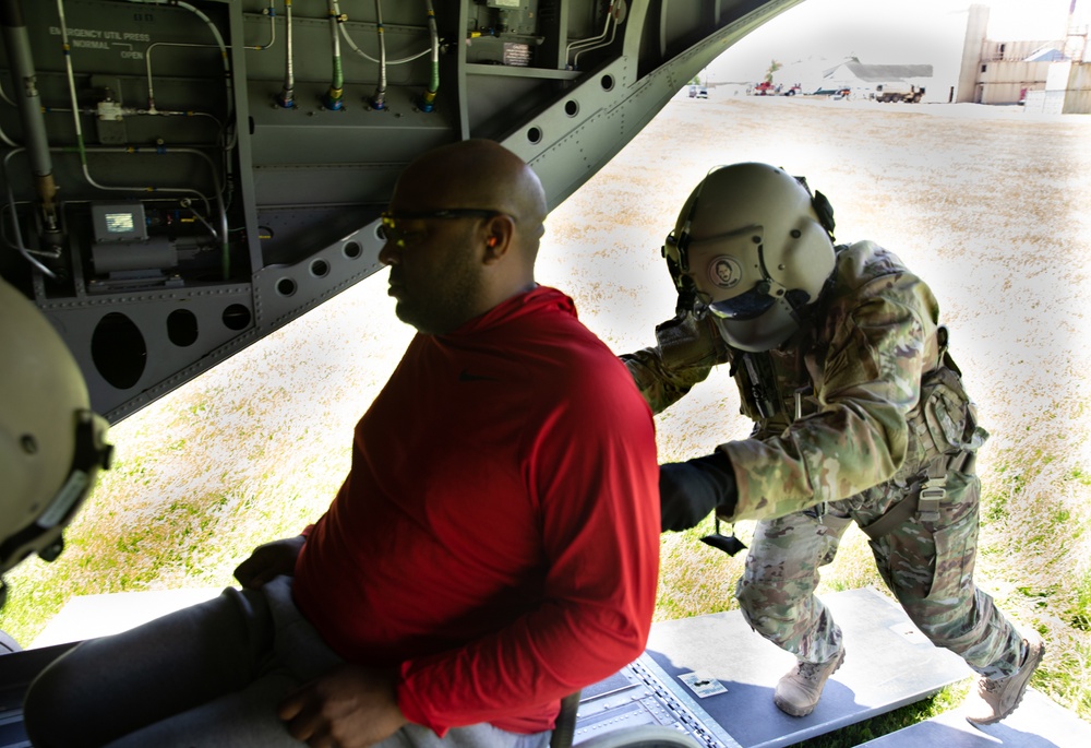 U.S. Army Soldiers Participate in Helicopter Operations During Guardian Response 22