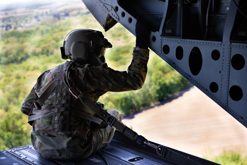 U.S. Army Soldiers Participate in Helicopter Operations During Guardian Response 22