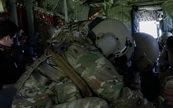 B Company, 2-3 General Support Aviation Battalion fly the CH-47 Chinook at Guardian Response 22