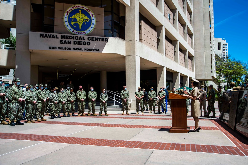 NMRTC San Diego Welcomes Troops 2 Task Sailors