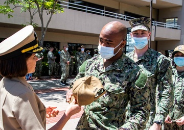 NMRTC San Diego Welcomes Troops 2 Task Sailors