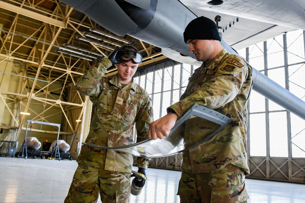 Team Fairchild's 92nd AMS crew chief training