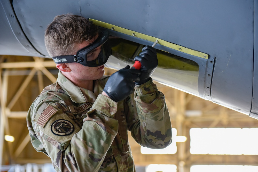 Team Fairchild's 92nd AMS crew chief training