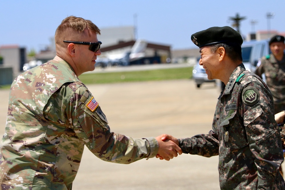 ROK 7th Corps visits 2nd Combat Aviation Brigade