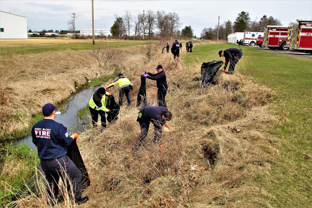 Dozens of Fort McCoy members help with Earth Day cleanup of cantonment area