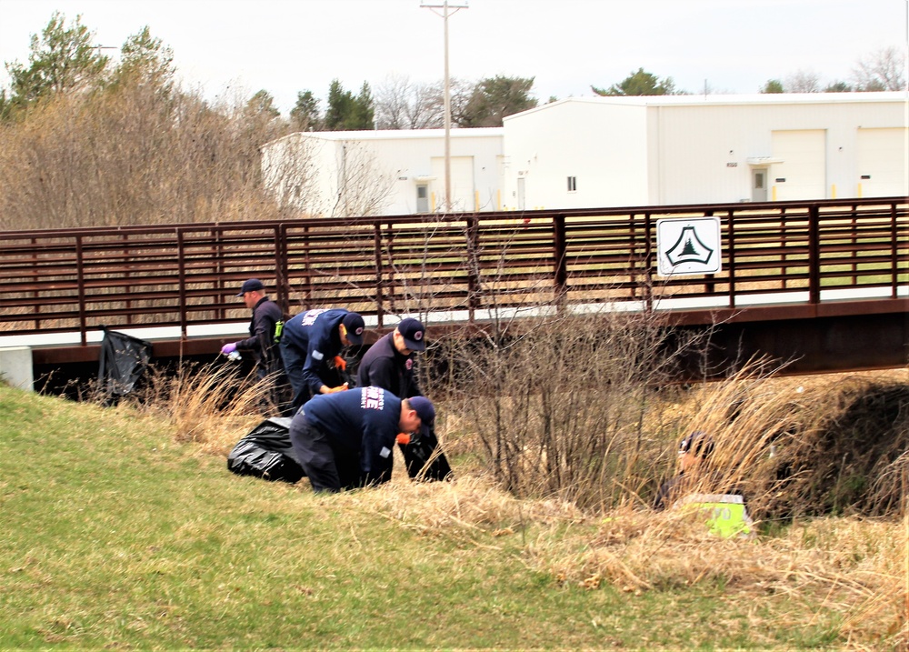 Dozens of Fort McCoy members help with Earth Day cleanup of cantonment area