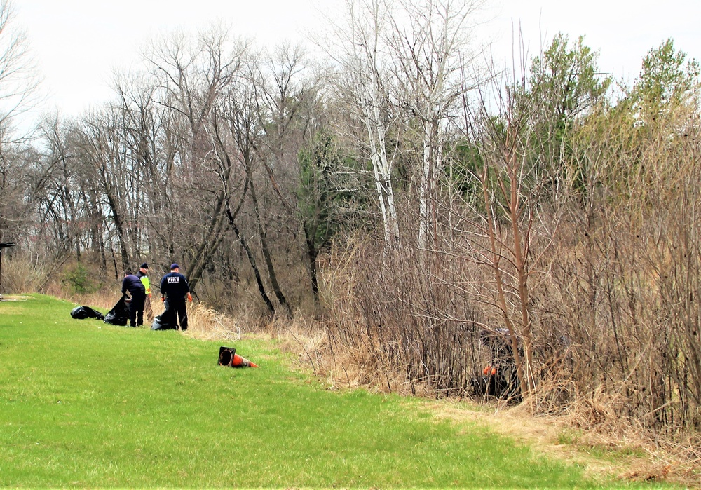 Dozens of Fort McCoy members help with Earth Day cleanup of cantonment area