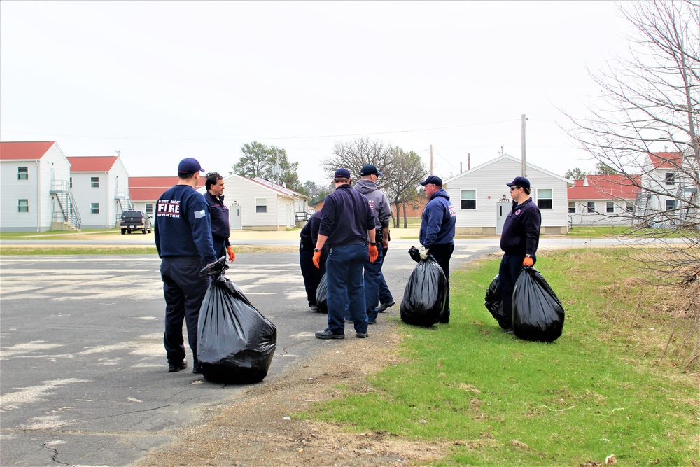 Dozens of Fort McCoy members help with Earth Day cleanup of cantonment area