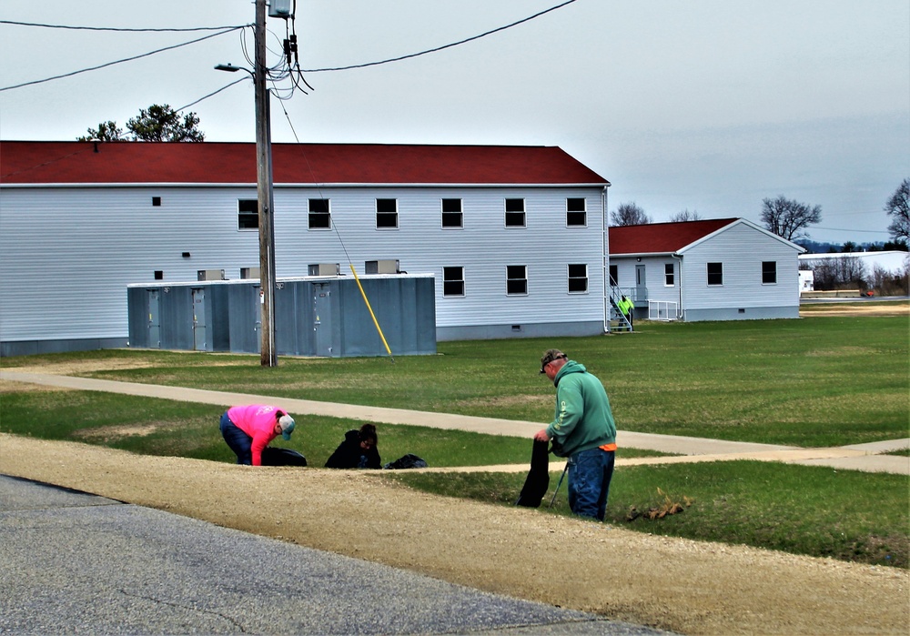 Dozens of Fort McCoy members help with Earth Day cleanup of cantonment area