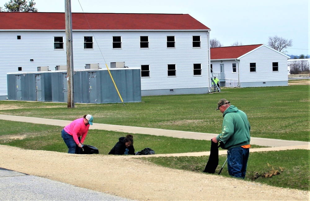 Dozens of Fort McCoy members help with Earth Day cleanup of cantonment area