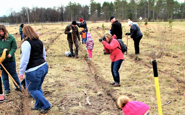 Dozens attend Fort McCoy’s 2022 Arbor Day observance, tree planting