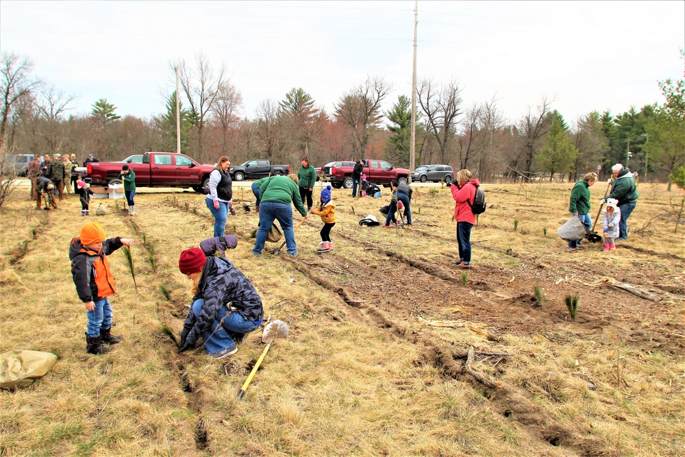 Dozens attend Fort McCoy’s 2022 Arbor Day observance, tree planting