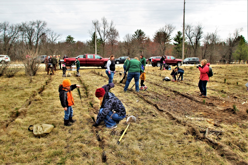 Dozens attend Fort McCoy’s 2022 Arbor Day observance, tree planting