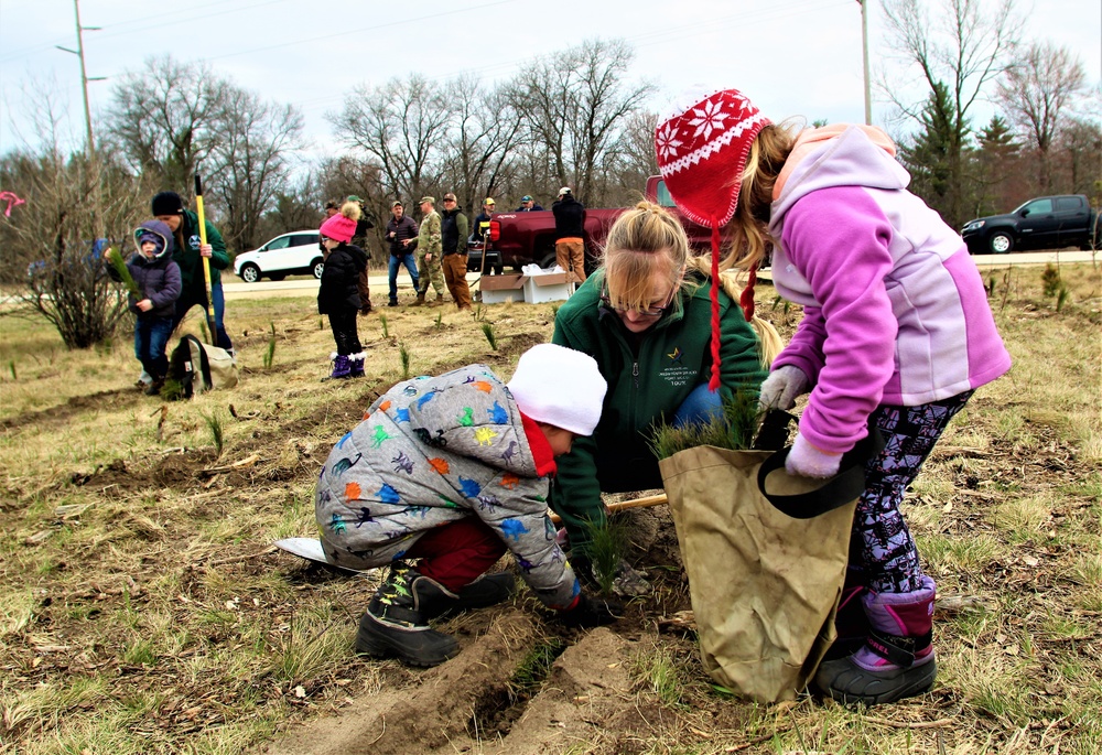 Dozens attend Fort McCoy’s 2022 Arbor Day observance, tree planting