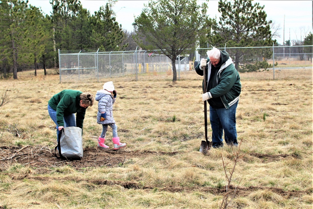 Dozens attend Fort McCoy’s 2022 Arbor Day observance, tree planting