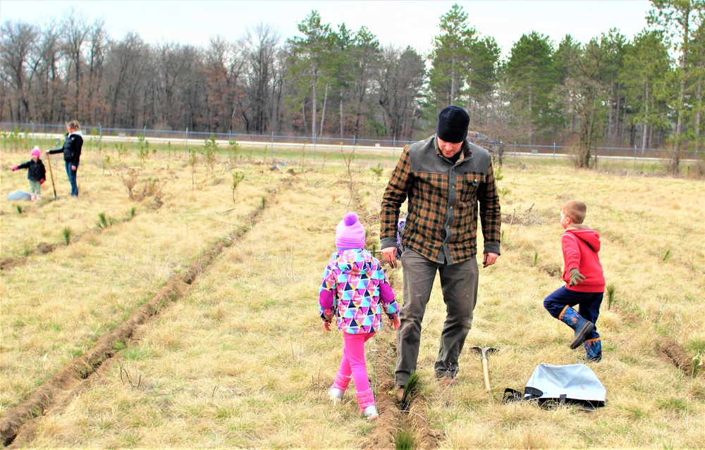 Dozens attend Fort McCoy’s 2022 Arbor Day observance, tree planting