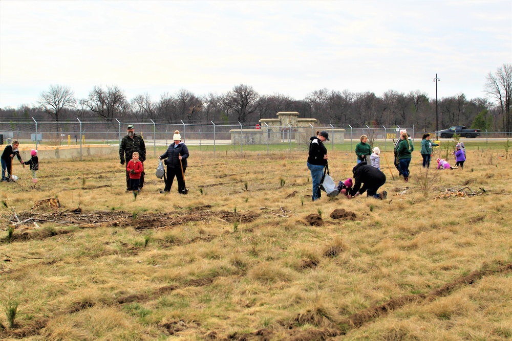 Dozens attend Fort McCoy’s 2022 Arbor Day observance, tree planting