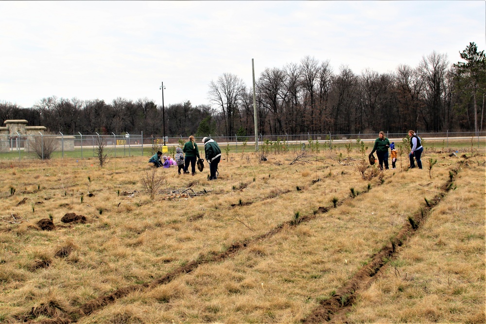 Dozens attend Fort McCoy’s 2022 Arbor Day observance, tree planting