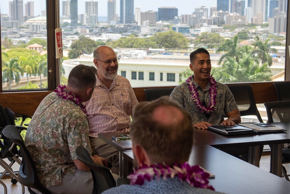 Delegation from PNG tour the University of Hawaii