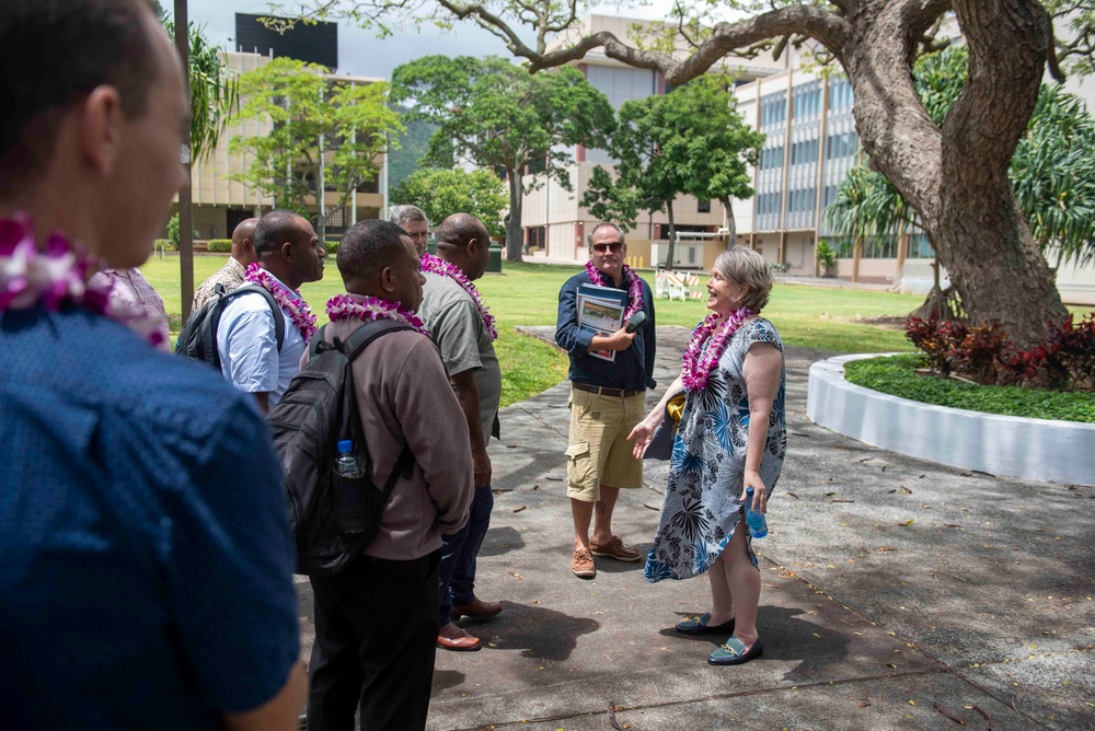 Delegation from PNG tour the University of Hawaii