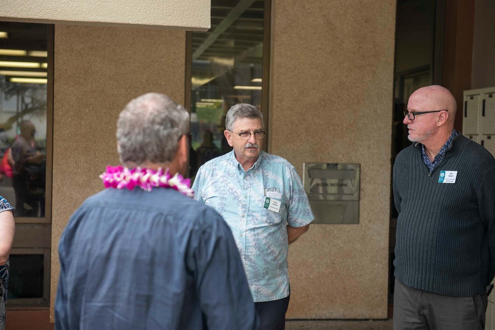 Delegation from PNG tour the University of Hawaii