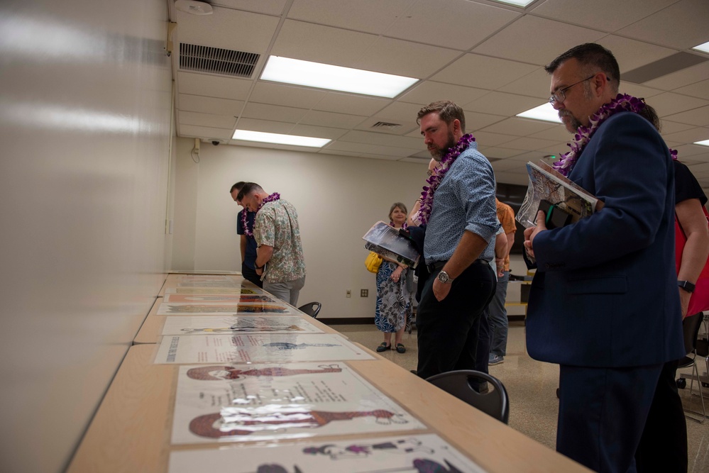 Delegation from PNG tour the University of Hawaii