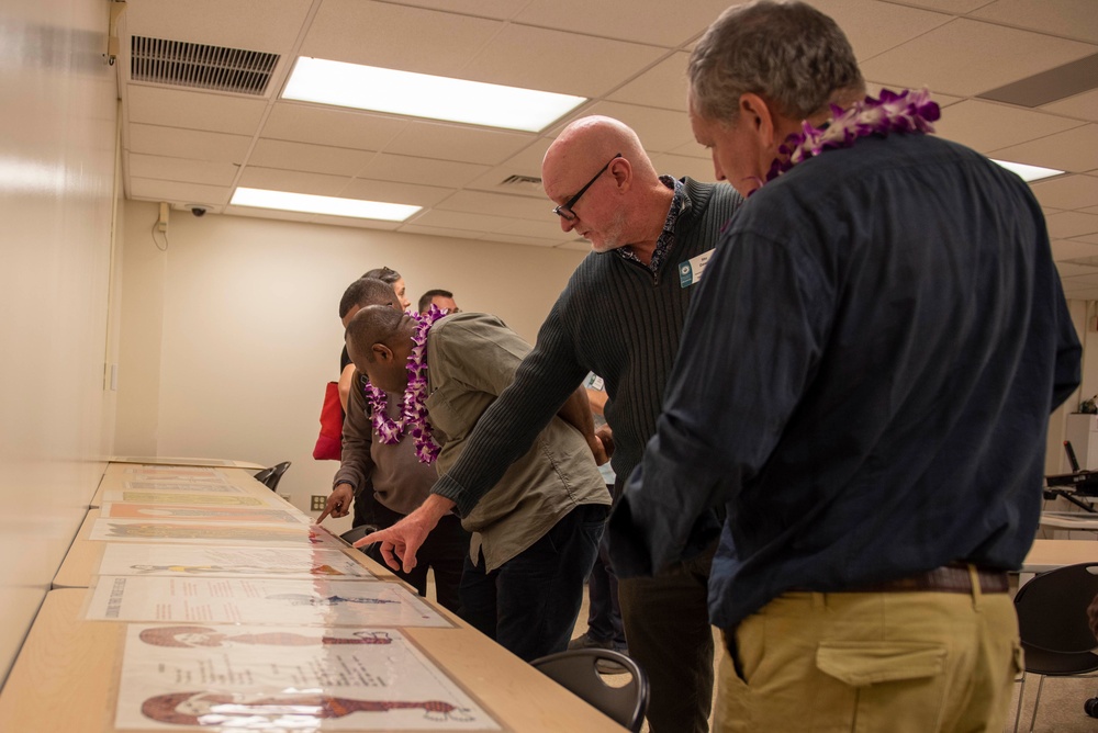 Delegation from PNG tour the University of Hawaii