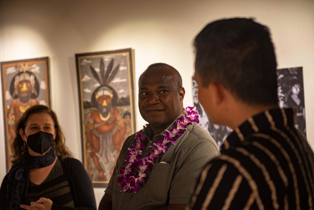 Delegation from PNG tour the University of Hawaii