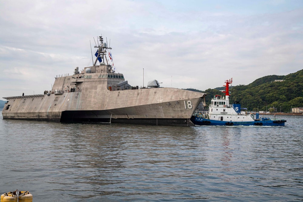 USS Charleston Pulls Into CFAS