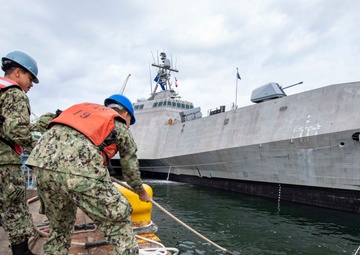 USS Charleston Pulls Into CFAS